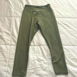 Safe green stemless leggings